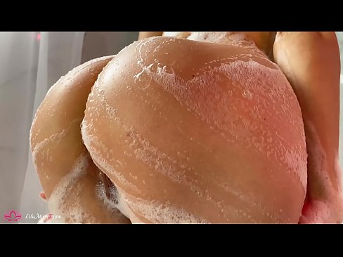 ❤️ Brunette sjálfsfróar kisu með titrara til að fá mikla fullnægingu í sturtu Rússneskt klám á is.tube-sexer-com.ru ❤